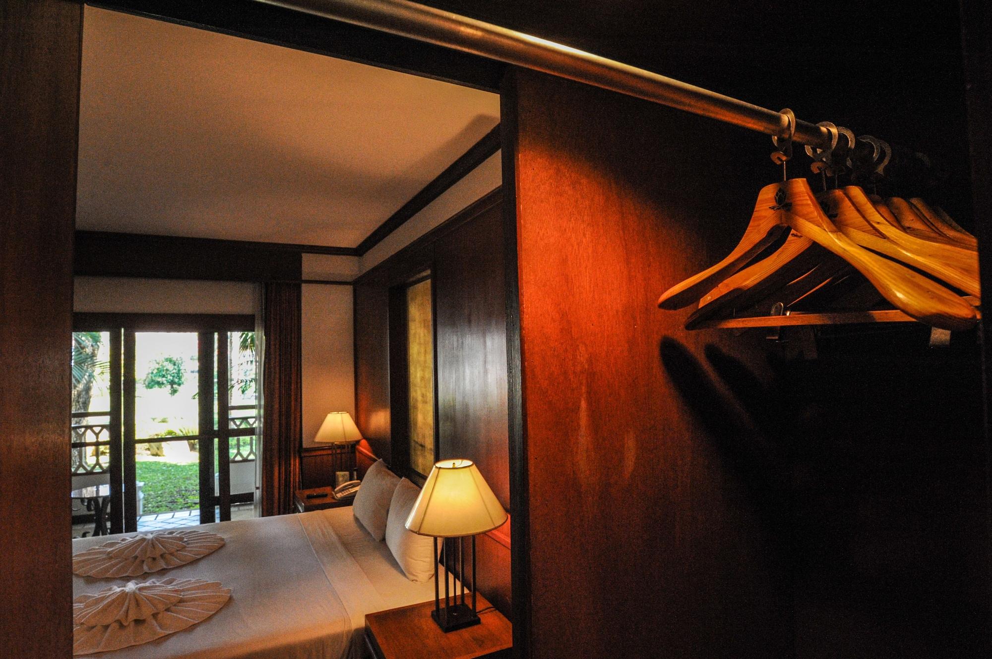 Suan Bua Hotel & Resort Ban Pong  Buitenkant foto
