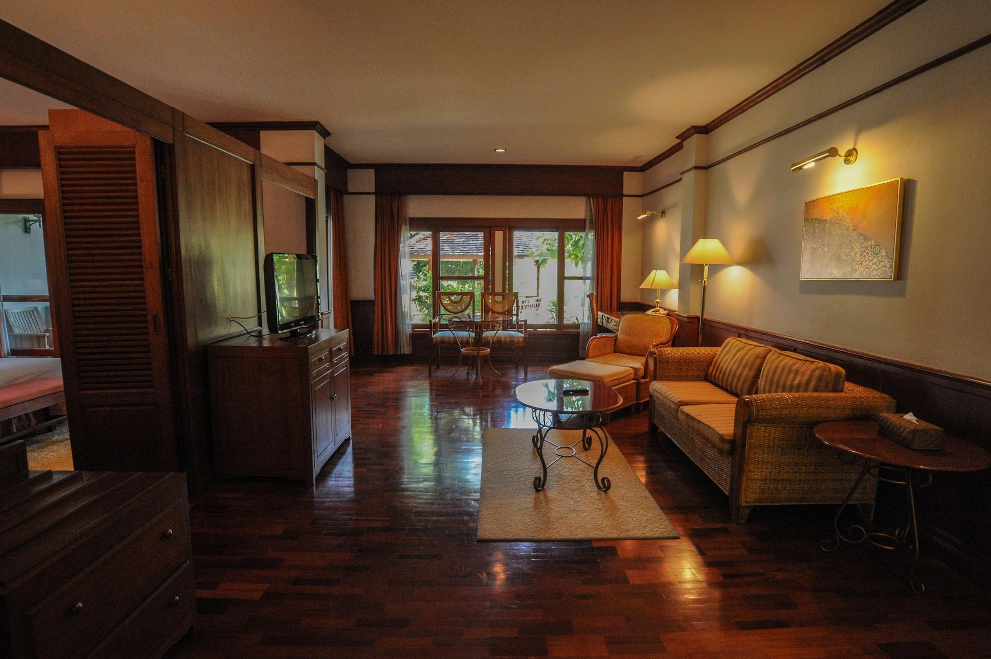 Suan Bua Hotel & Resort Ban Pong  Buitenkant foto