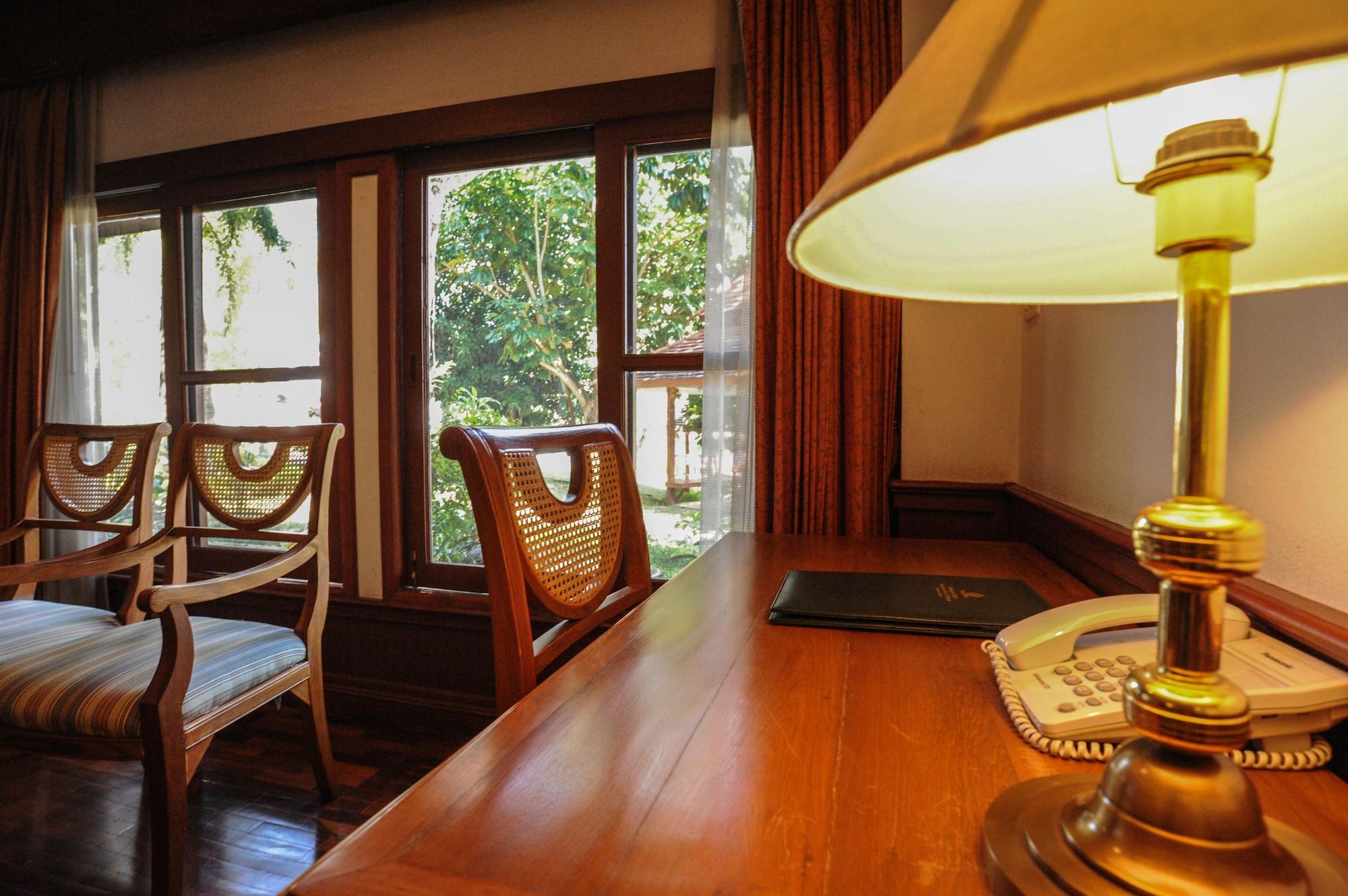 Suan Bua Hotel & Resort Ban Pong  Buitenkant foto
