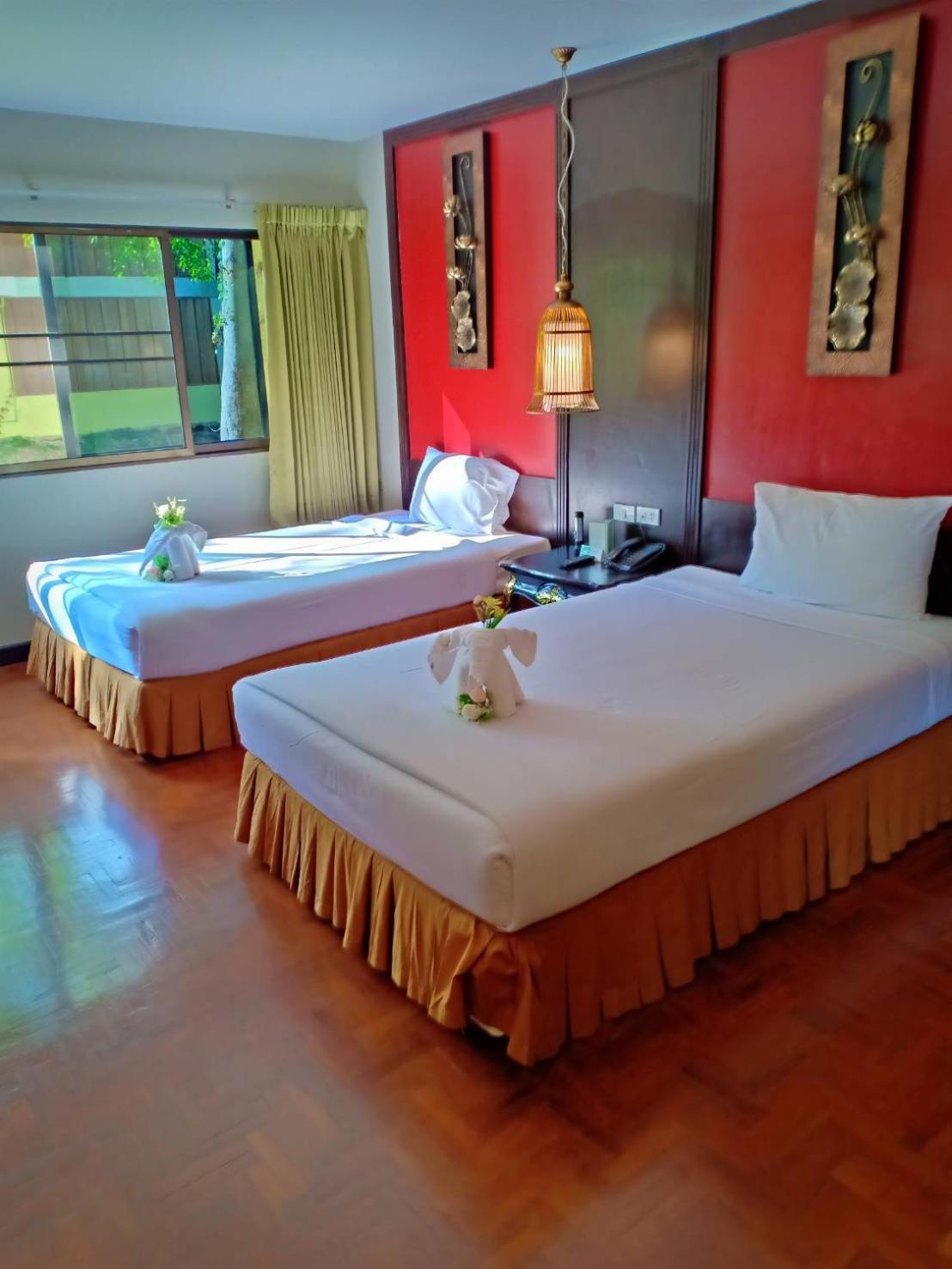 Suan Bua Hotel & Resort Ban Pong  Buitenkant foto