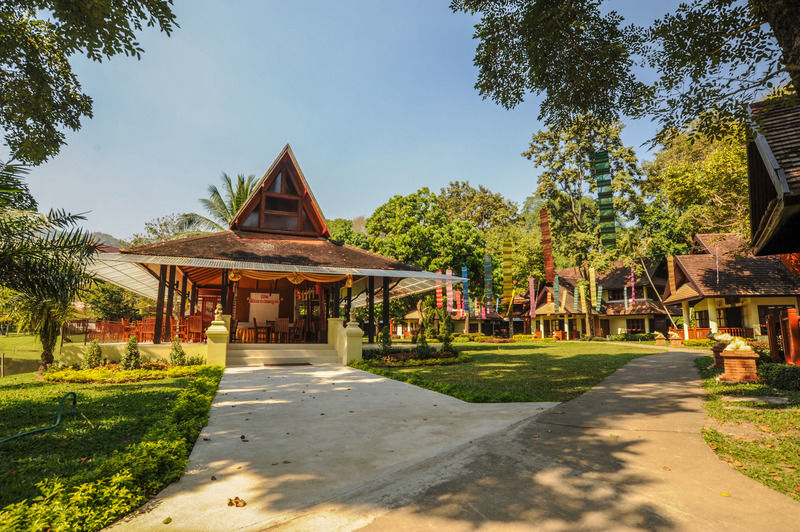 Suan Bua Hotel & Resort Ban Pong  Buitenkant foto