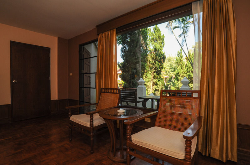 Suan Bua Hotel & Resort Ban Pong  Buitenkant foto