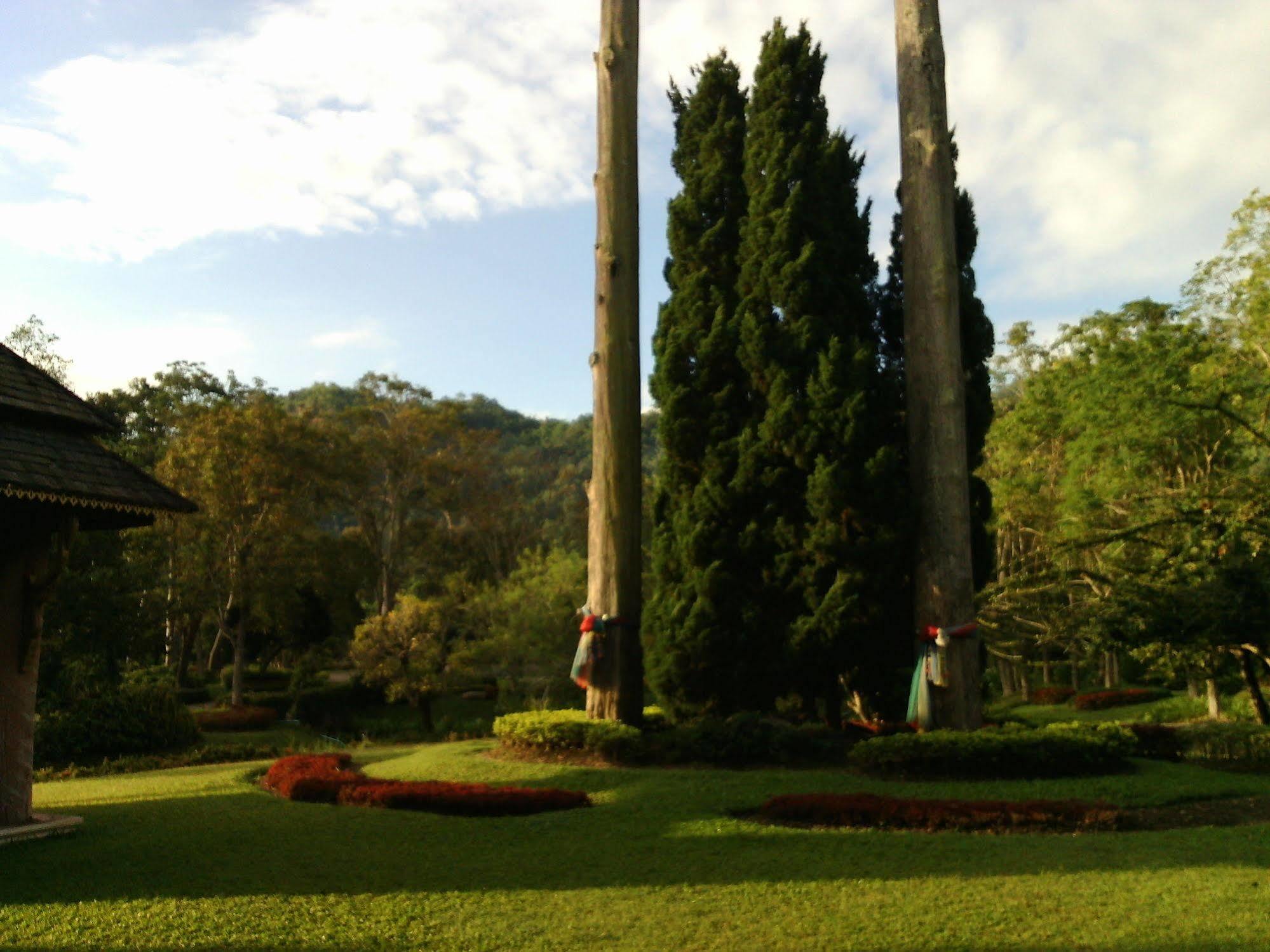 Suan Bua Hotel & Resort Ban Pong  Buitenkant foto