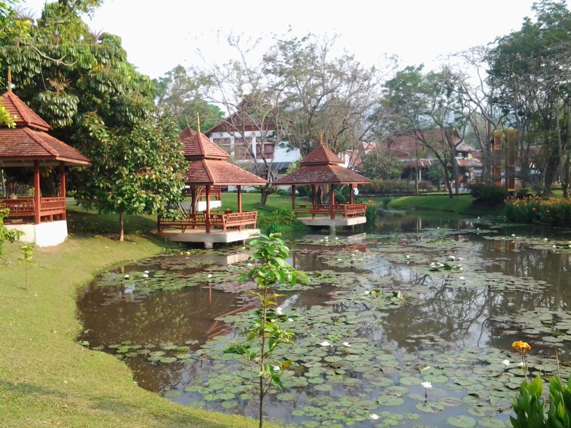 Suan Bua Hotel & Resort Ban Pong  Buitenkant foto