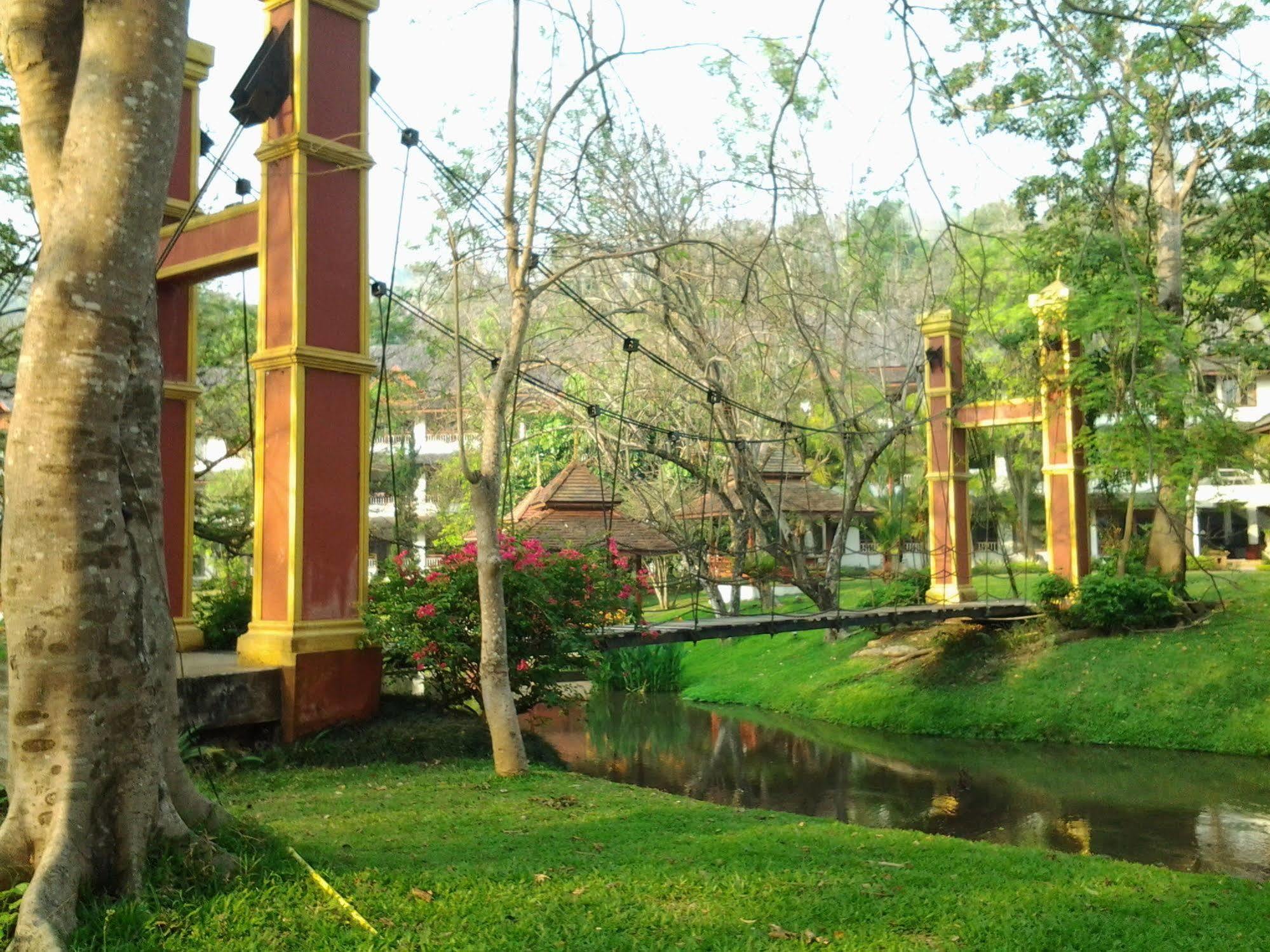 Suan Bua Hotel & Resort Ban Pong  Buitenkant foto