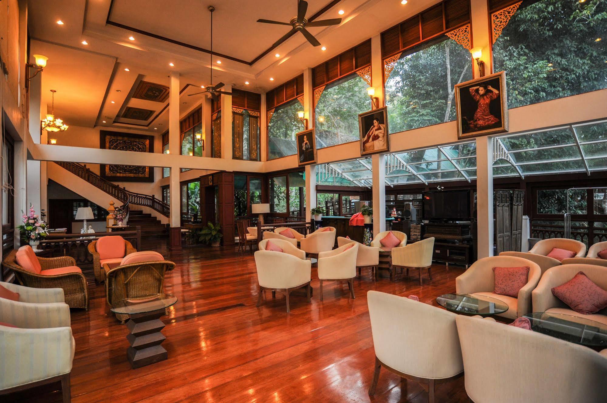 Suan Bua Hotel & Resort Ban Pong  Buitenkant foto