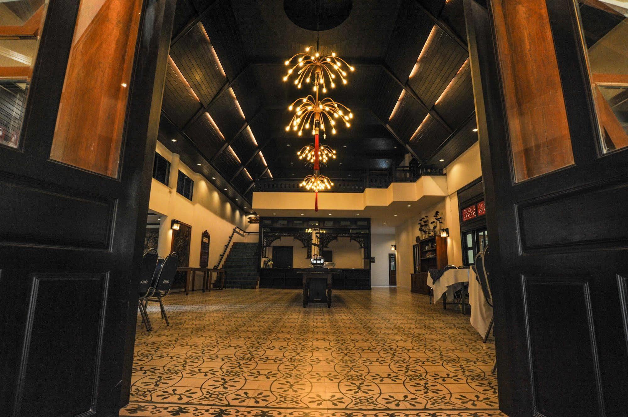 Suan Bua Hotel & Resort Ban Pong  Buitenkant foto
