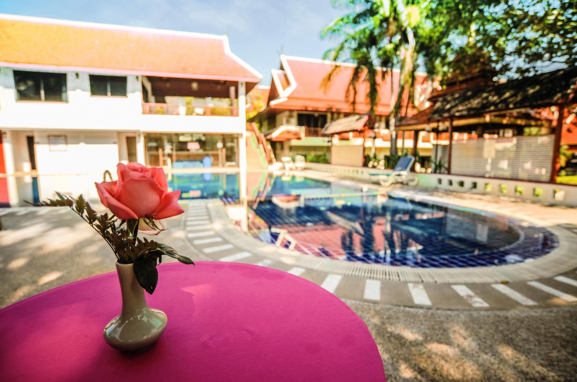 Suan Bua Hotel & Resort Ban Pong  Buitenkant foto