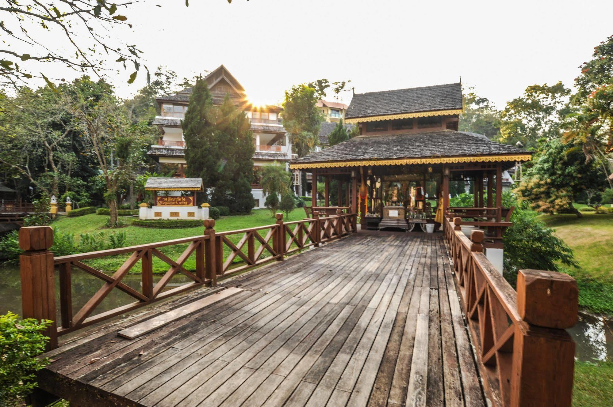 Suan Bua Hotel & Resort Ban Pong  Buitenkant foto