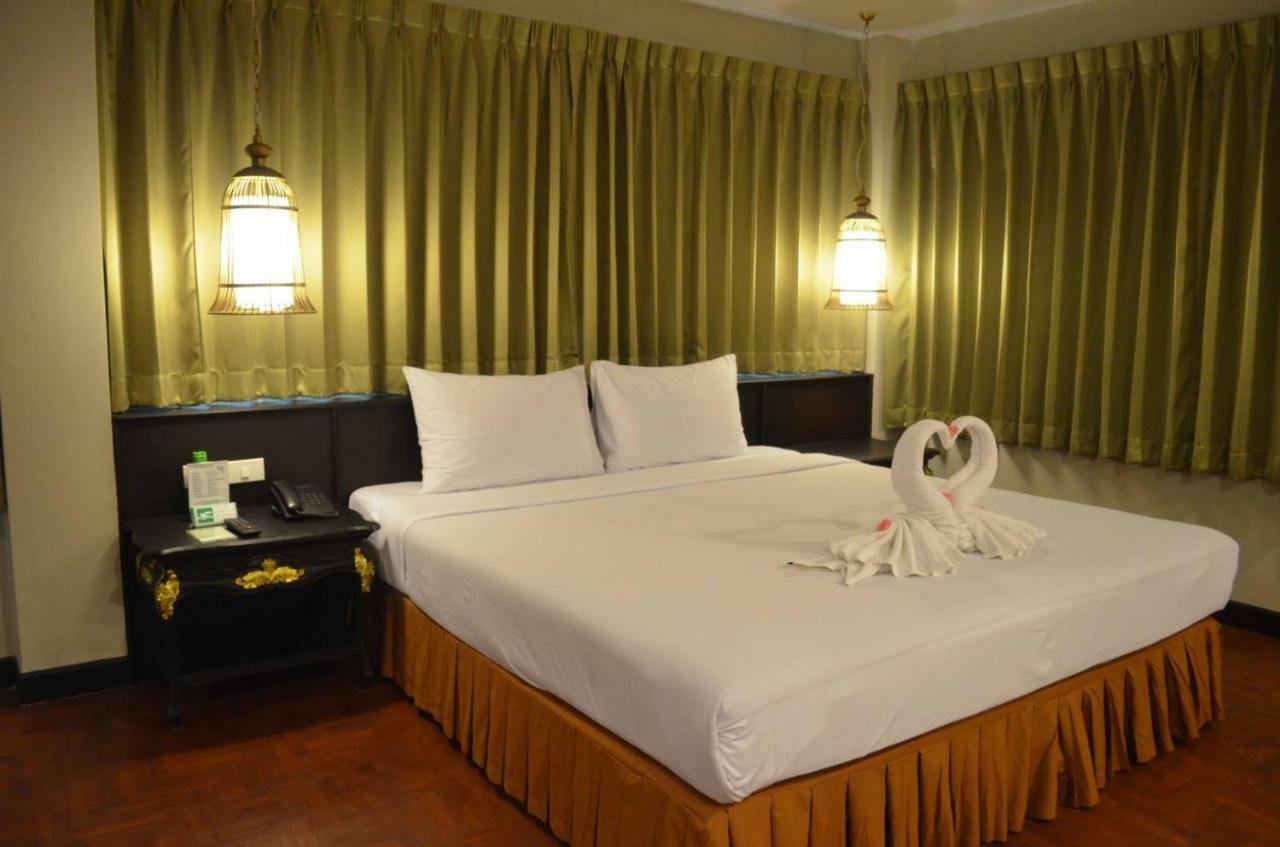 Suan Bua Hotel & Resort Ban Pong  Buitenkant foto