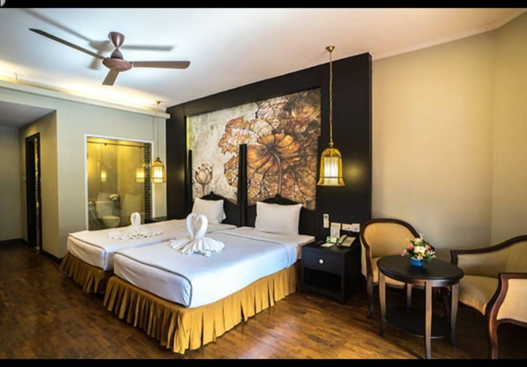 Suan Bua Hotel & Resort Ban Pong  Buitenkant foto