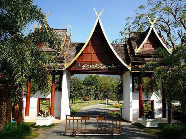 Suan Bua Hotel & Resort Ban Pong  Buitenkant foto